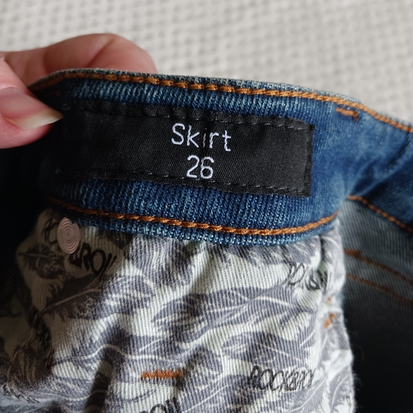 Rock& Roll cowgirl Distressed Jean skirt brand new with tags - Picture 8 of 14